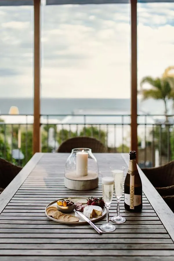 Tranquil Treetop Retreat With Pool And Ocean Views صن شاين بيتش شقة