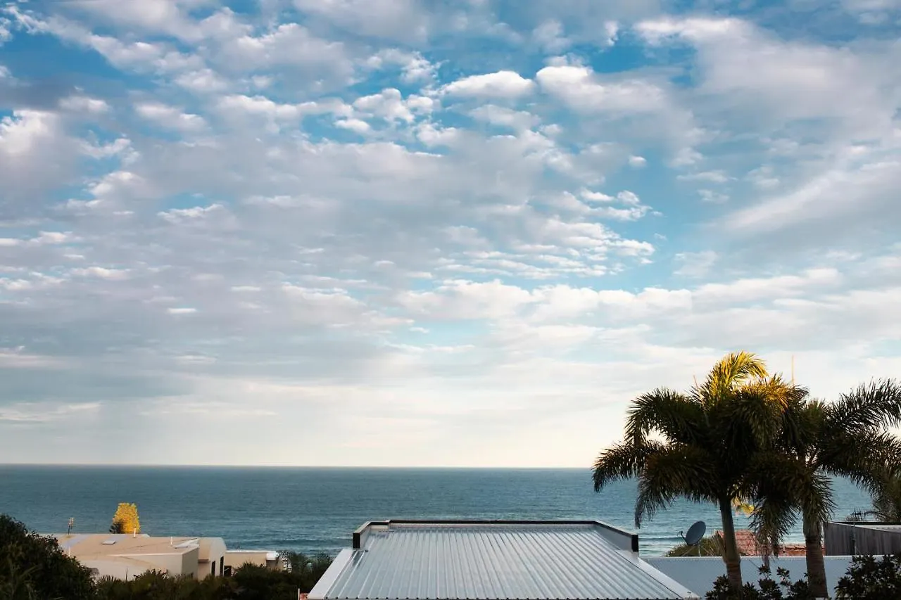 Tranquil Treetop Retreat With Pool And Ocean Views صن شاين بيتش شقة