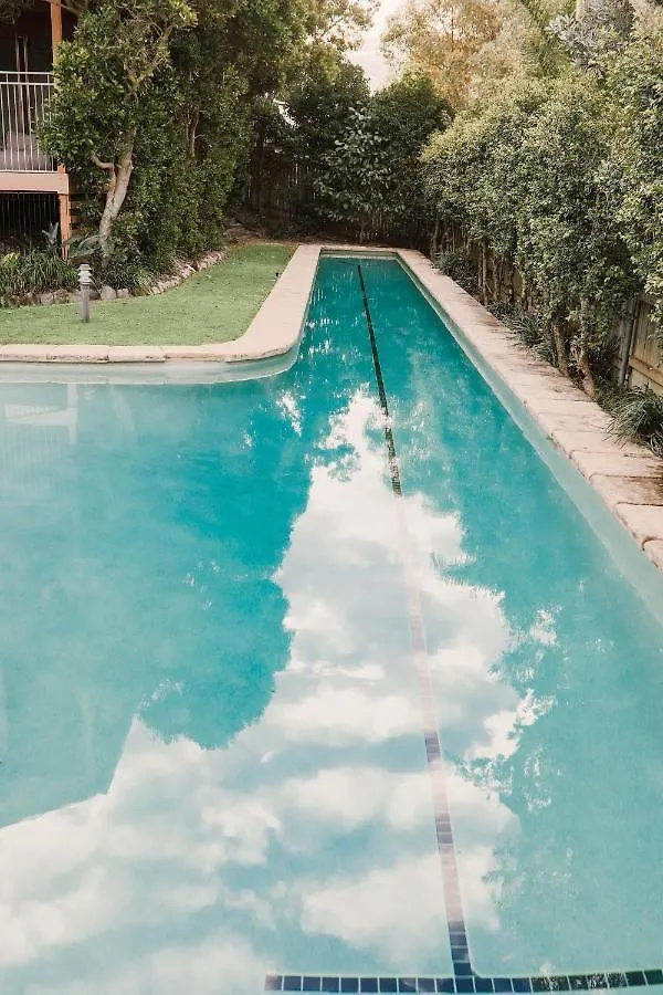 Tranquil Treetop Retreat With Pool And Ocean Views صن شاين بيتش شقة